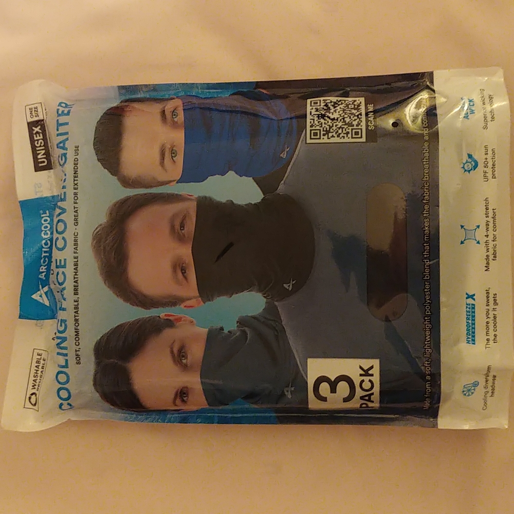 A arctic cool  cooling face cover/gaiter
